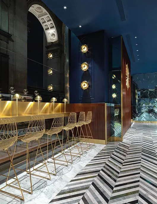 pavimento marmo spina di pesce